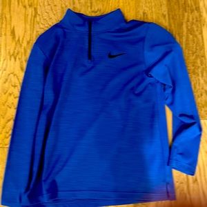 Nike Drifit jogging jersey. Little to no wear. Attractive!